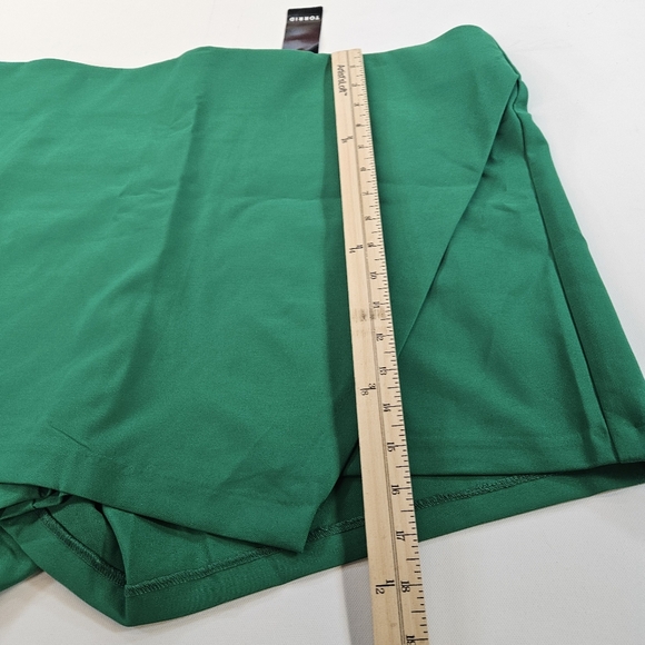 Torrid 3.5" Pull-On Studio Refined Crepe Asymmetrical 3X NWT Green 22 - 24 - Picture 3 of 8
